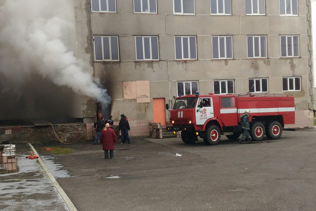 Зображення до:  В харьковской поликлинике горела подсобка