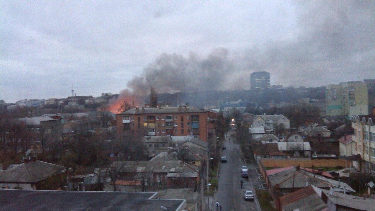 Зображення до:  Пожар в Московском районе: спасатели берут воду в реке Харьков