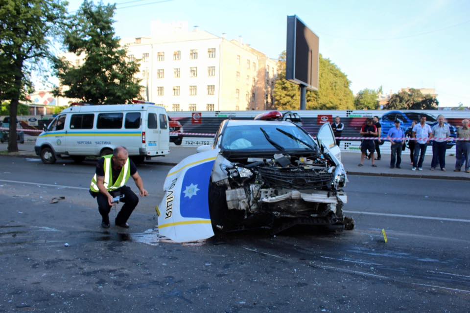 Зображення до:  Дело о ДТП с участием патрульного направили в суд