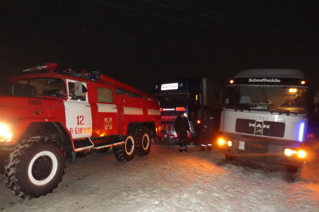 Зображення до:  В Харьковской области из-за непогоды на дорогах застряли пять грузовиков