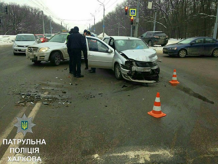 Зображення до:  В ДТП возле Мемориала Славы в Харькове пострадали трое людей