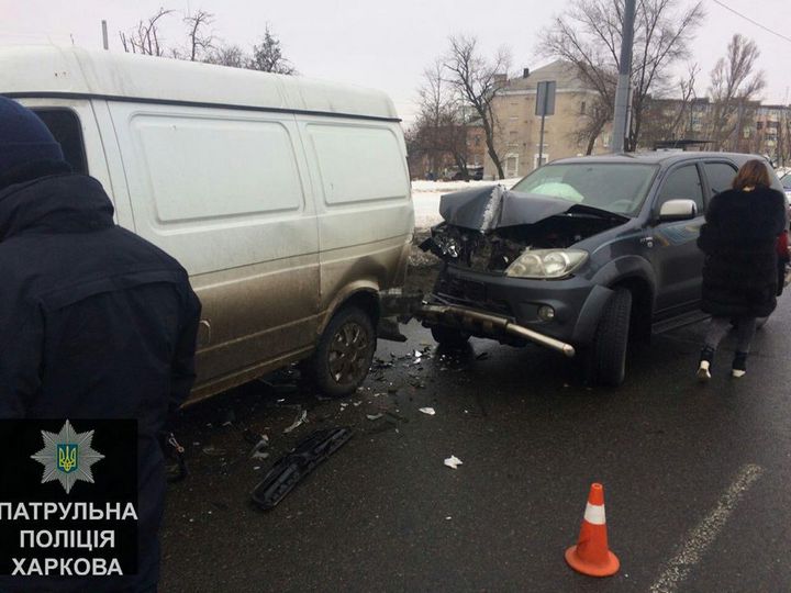 Зображення до:  В Харькове произошло тройное ДТП, есть пострадавшие