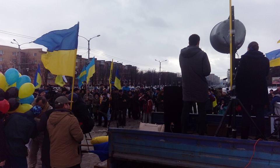 Зображення до:  В Харькове почтили память погибших во время взрыва возле Дворца спорта