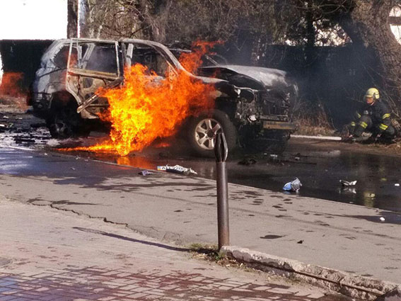 Зображення до:  В Мариуполе взорвался автомобиль — погиб сотрудник СБУ