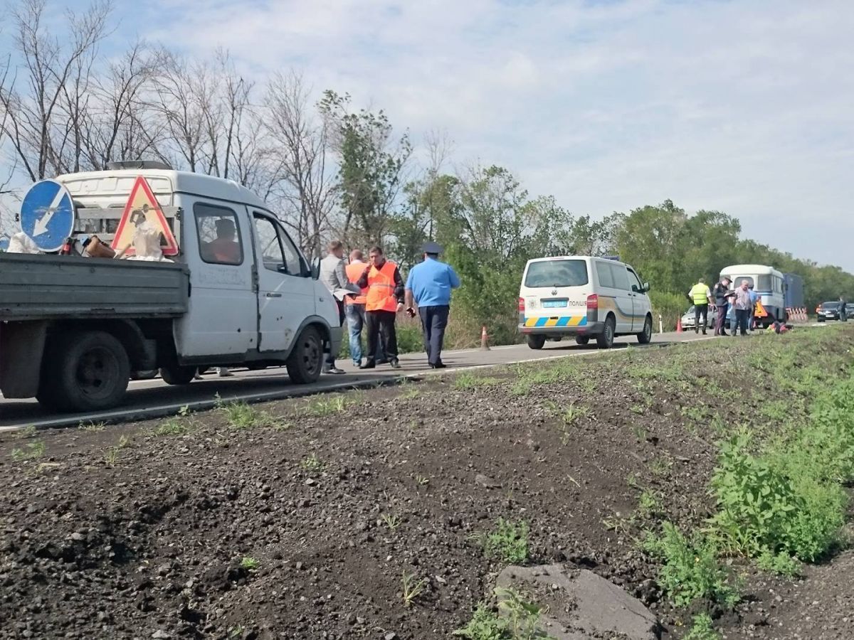 Зображення до:  Водитель, насмерть сбивший трёх дорожных рабочих под Чугуевом, получил условный срок