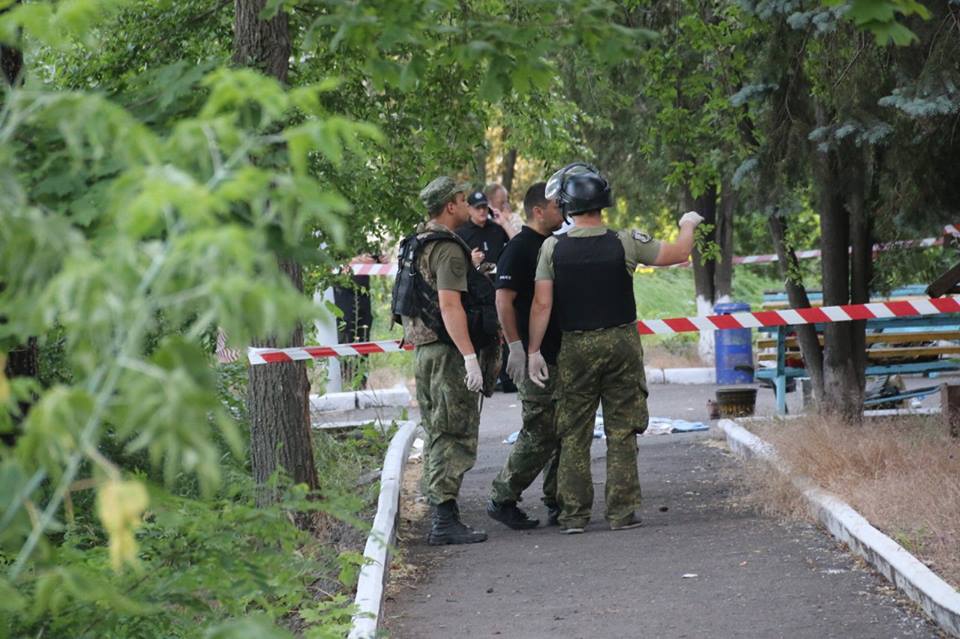 Зображення до:  Семеро полицейских ранены в результате взрыва в Мариуполе