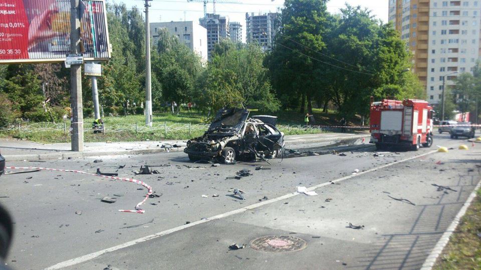 Зображення до:  В Киеве взорвался автомобиль, погиб военнослужащий