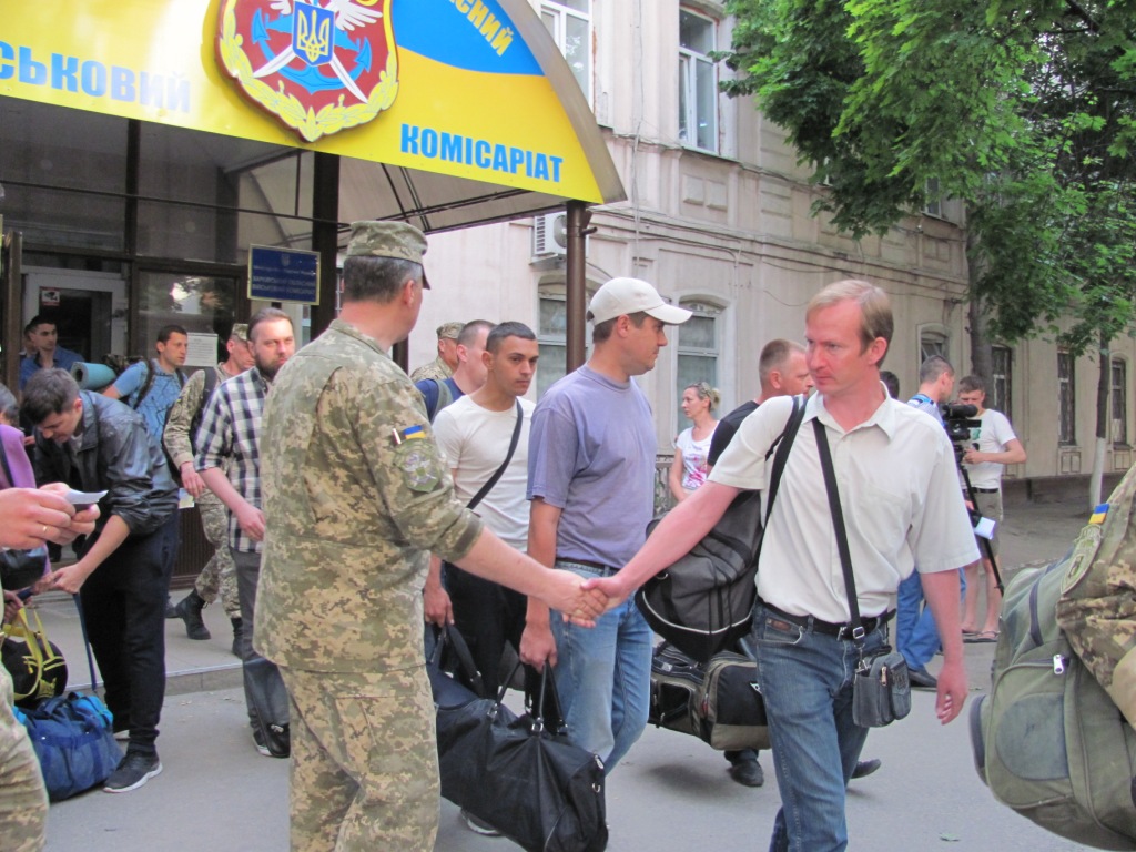 Зображення до:  Харьковский облвоенкомат отправил на службу 40 офицеров запаса