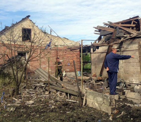 Зображення до:  Разрушения в Марьинке: под обстрел попали жилые дома