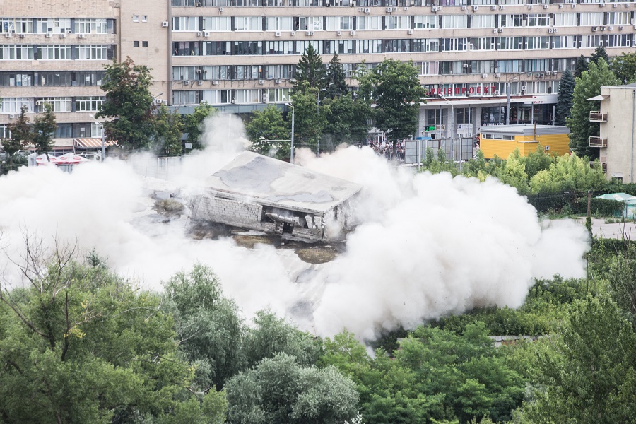 Зображення до:  В центре Харькова подорвали недострой. Фото, видео