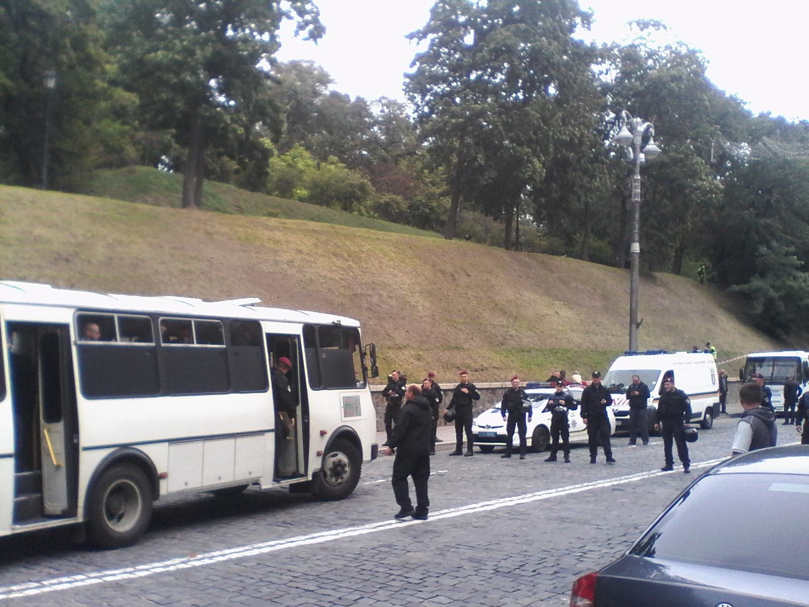 Зображення до:  Трое людей пострадали при взрыве в центре Киева