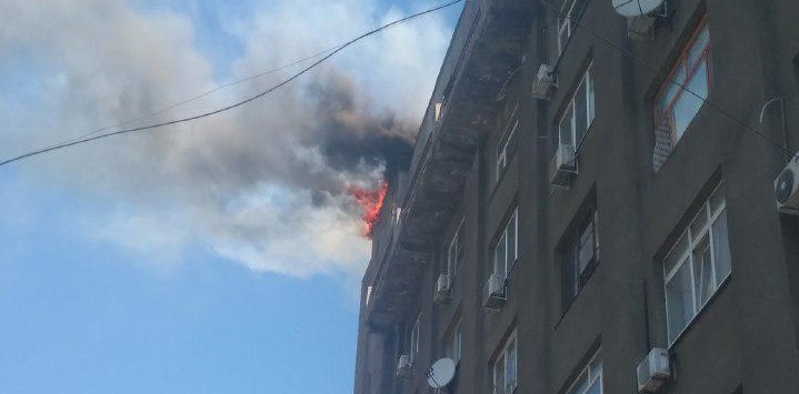 Зображення до:  В многоэтажке возле ЮЖД произошёл пожар