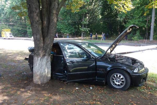 Зображення до:  ДТП на Деревянко: BMW управлял пьяный полицейский