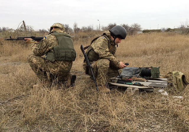 Зображення до:  Военный получил ранение в зоне АТО за сутки