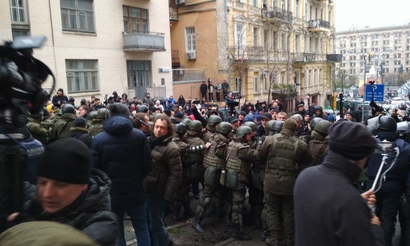 Зображення до:  Саакашвили задержан, у него дома проводят обыск