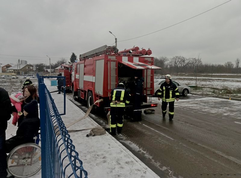 Зображення до:  В харьковском модульном городке прошли пожарные учения