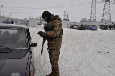 Зображення до:  Контрольные пункты в зоне АТО переводят на весенний график