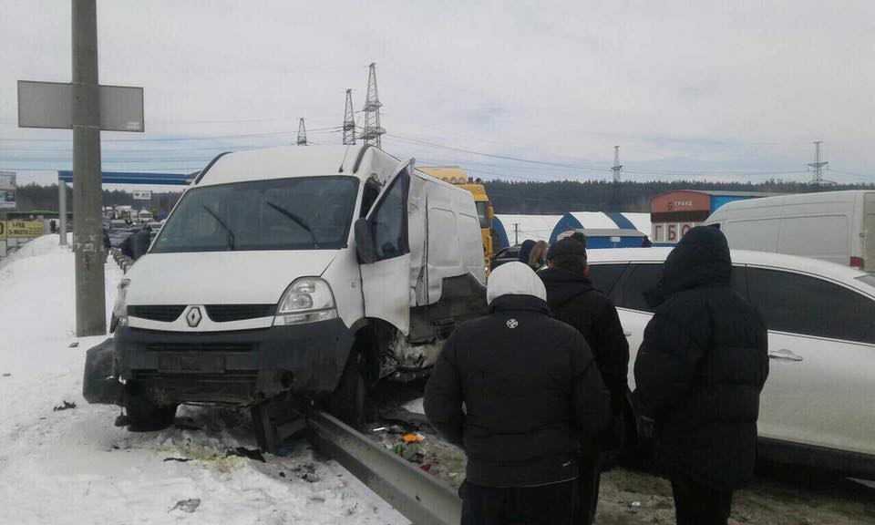 Зображення до:  В Харькове в ДТП попали шесть машин