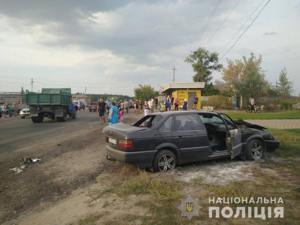 Зображення до:  Водитель, въехавший в остановку в Васищево, был пьян — полиция