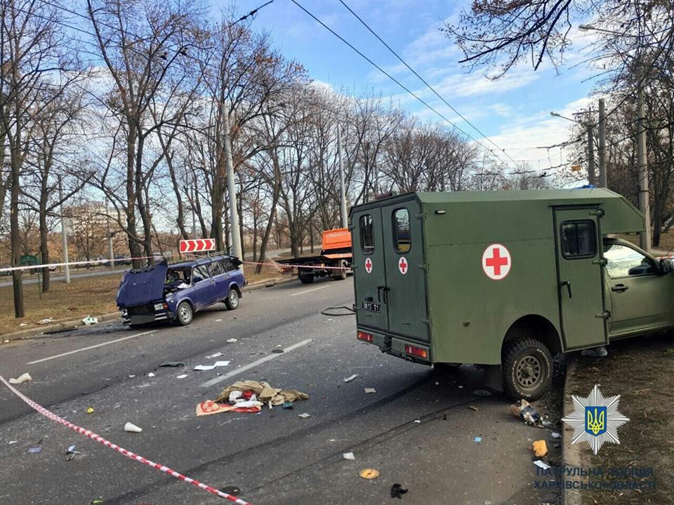 Зображення до:  Санитарный автомобиль военных попал в ДТП в Харькове