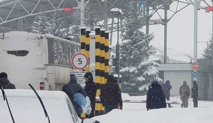 Зображення до:  СБУ затримала харків’янина, якого підозрюють в організації нелегальних автобусних рейсів з Донбасу