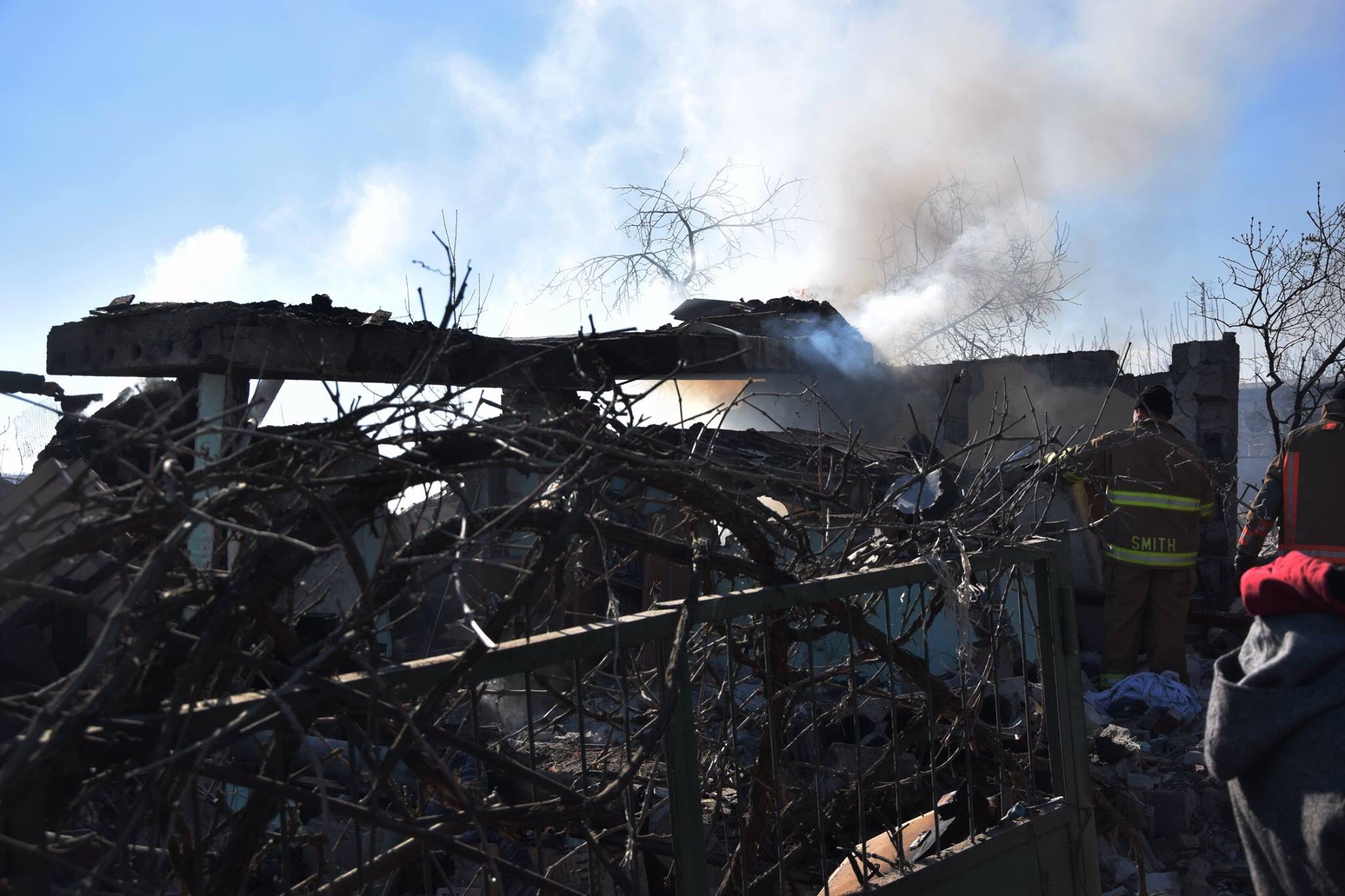 Зображення до:  Внаслідок обстрілів на Донбасі поранено трьох бійців і зруйновано будинок — штаб ООС