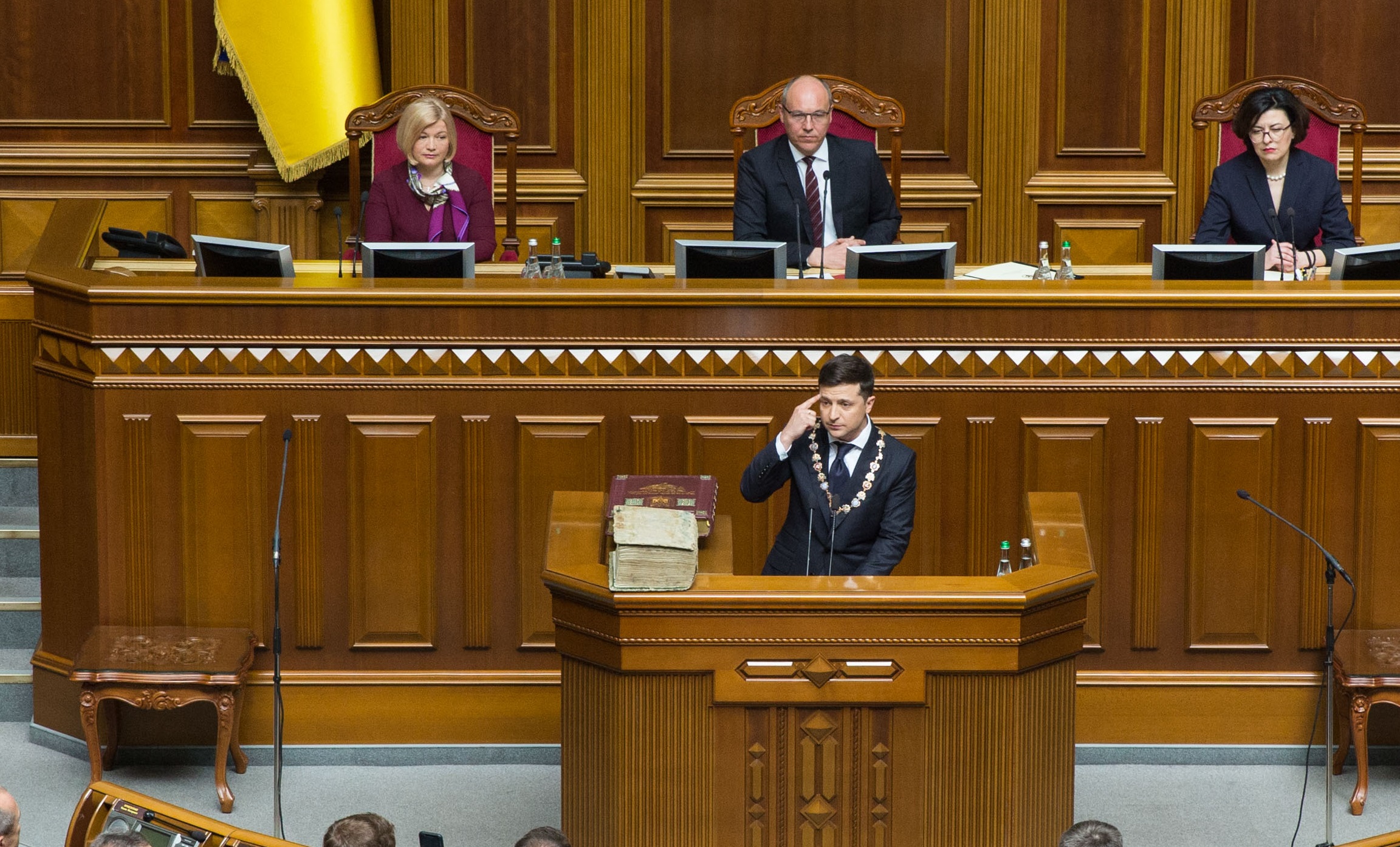 Зображення до:  Офіційно: Зеленський підписав Указ про розпуск Ради