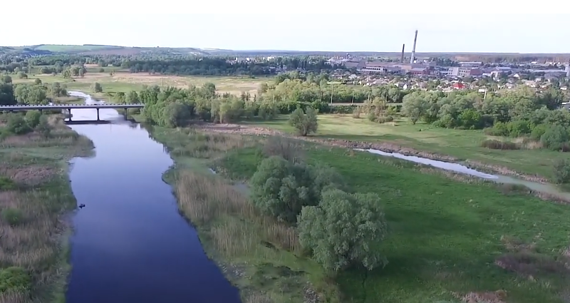 Зображення до:  У Куп’янському районі автомобіль впав у водойму: водій загинув