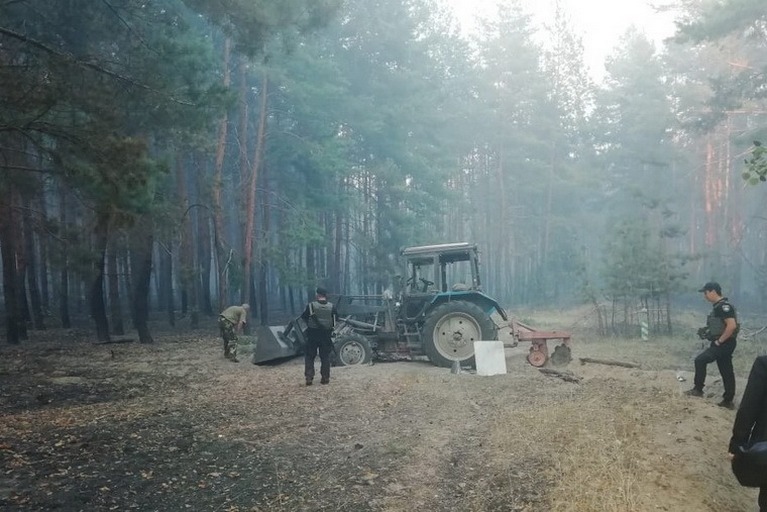 Зображення до:  На Луганщині загорілася замінована територія