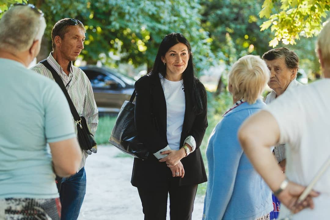 Зображення до:  Округ №171: виграла кандидатка від «Слуги Народу», Лесик «зціпив зуби»