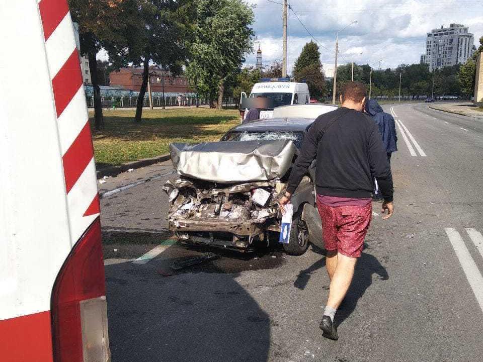 Зображення до:  У Харкові в ДТП травмувалися п’ятеро людей