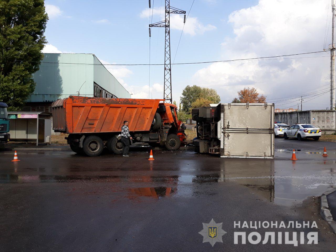 Зображення до:  ДТП у Харкові: від удару перекинувся «МАЗ»