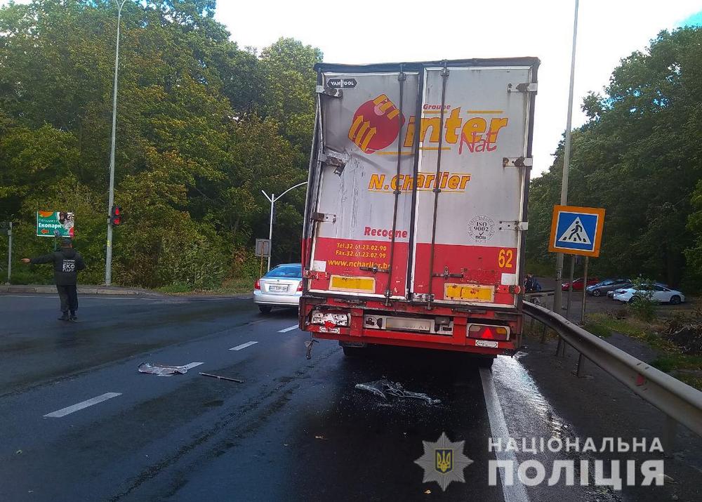 Зображення до:  Під Харковом зіткнулися автобус і вантажівка