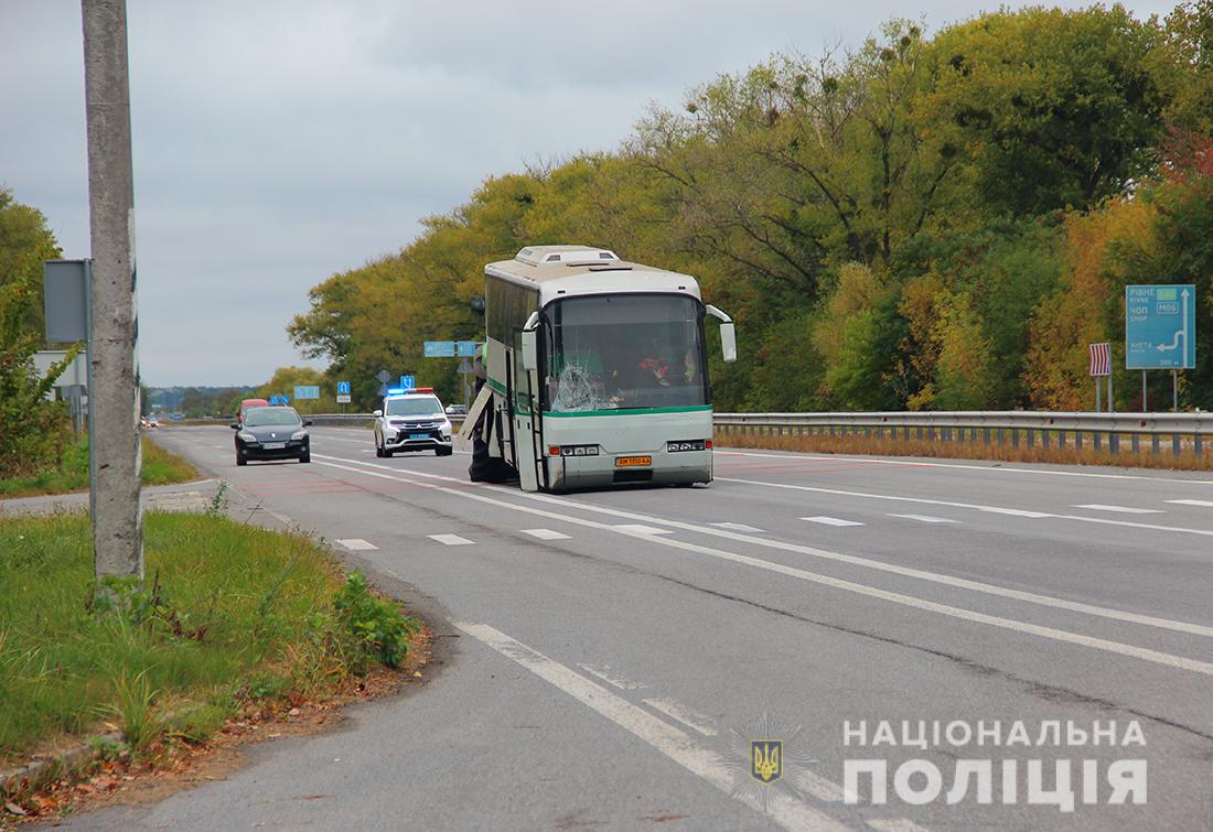 Зображення до:  За вихідні в двох ДТП в Україні загинули 18 людей