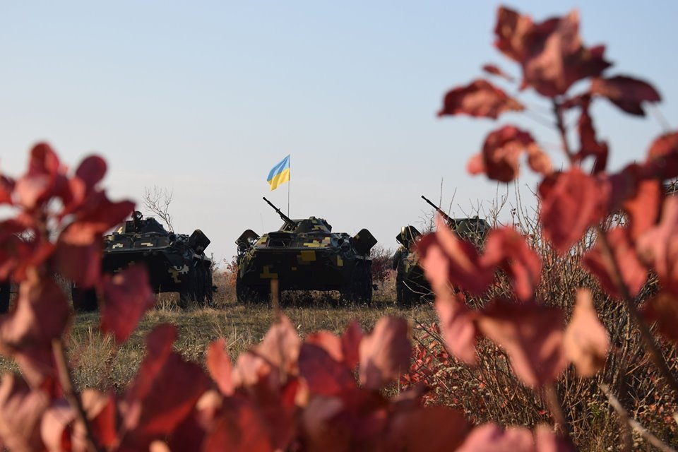 Зображення до:  В зоні ООС надали силовикам спеціальні повноваження