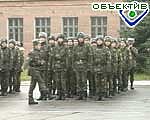 Article Годовые расходы каждого украинца на оборону в 2002 году составляли около 14 долларов