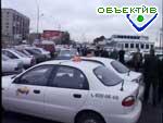 Article В Киеве таксисты из разных регионов пикетируют здание Верховной Рады