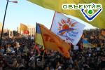 Article Сторонники Ющенко продолжают прибывать на площадь Свободы