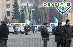 Article В Харькове сторонники Януковича воем сирен пытаются заглушить выступления «оранжевых»