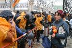 Article Кабмин в блокаде, пока Янукович не освободит кресло