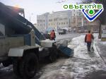 Article Дорожники убирают снег в основном в центре города