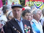 Зображення до:  К памятнику воинам-освободителям продолжают нести цветы