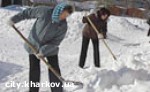 Article В Харькове чистить улицы от снега вышли чиновники