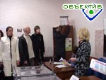 Зображення до:  Многие члены избиркомов плохо спали этой ночью