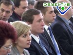 Зображення до:  На первую сессию депутаты пришли с женами, братьями и сыновьями…