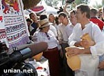 Article На Сорочинской ярмарке Ющенко потратил 2 тыс. грн.