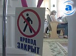 Зображення до:  Как зайти в  здание горисполкома на площади Конституции