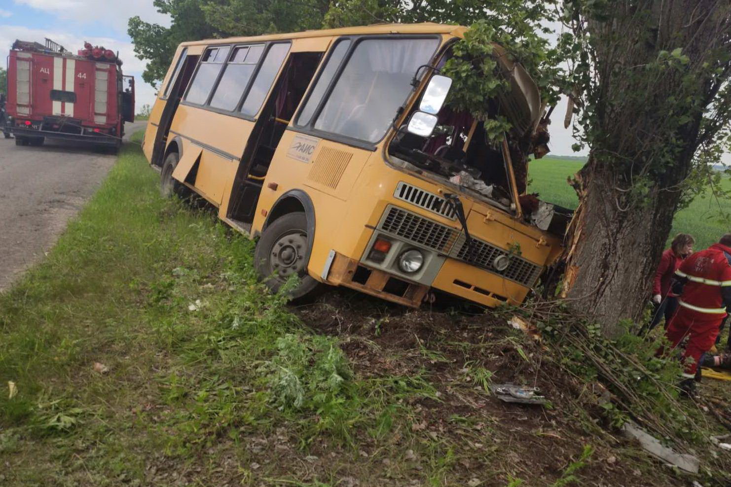 Зображення до:  ДТП з рейсовим автобусом на Харківщині: двоє травмованих