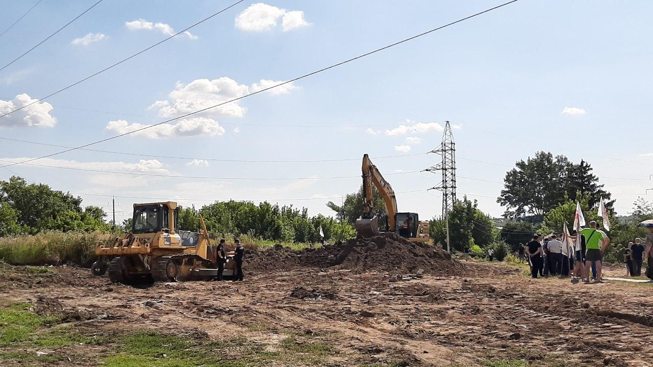 Зображення до:  У Харкові почали будувати дорогу через «Барабашово»