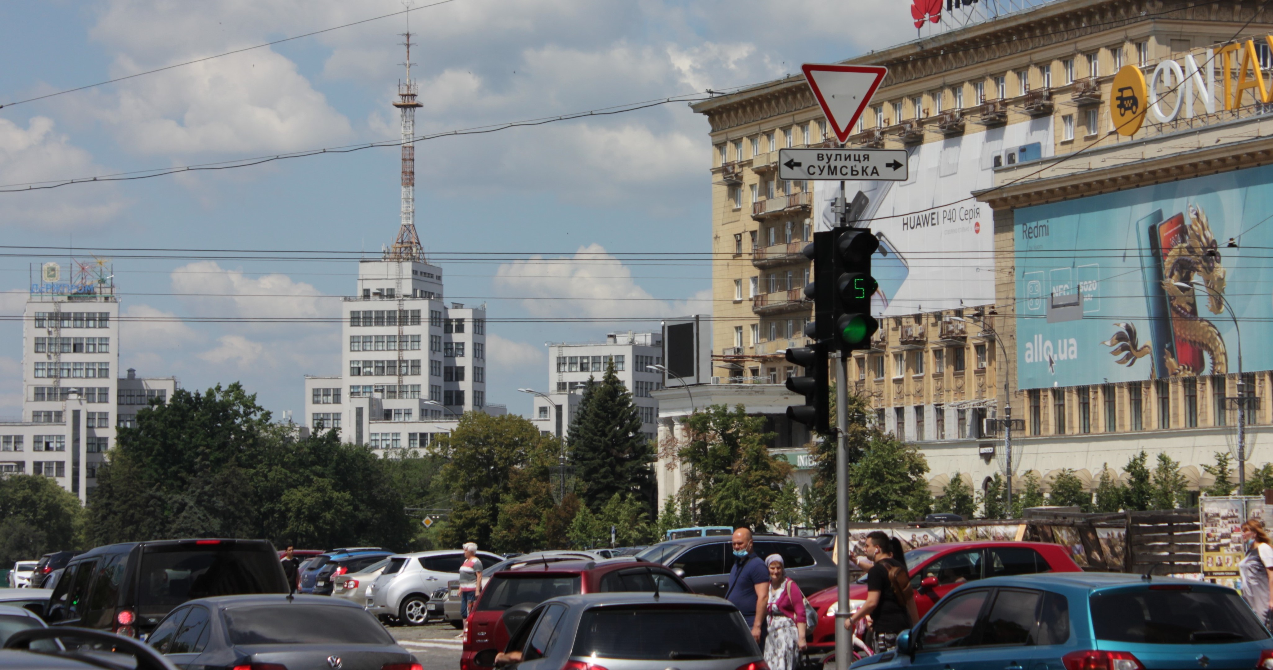 Зображення до:  В Україні продовжили карантин до кінця року: змінені критерії епідемічних зон